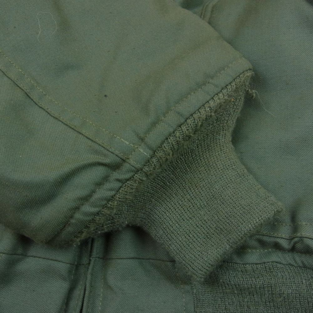 ユーエスアーミー 米軍 2010年度会計 CWU-45P Valley Apparel バレイアパレル フライトジャケット ミリタリージャケット セージグリーン カーキ系 M【中古】