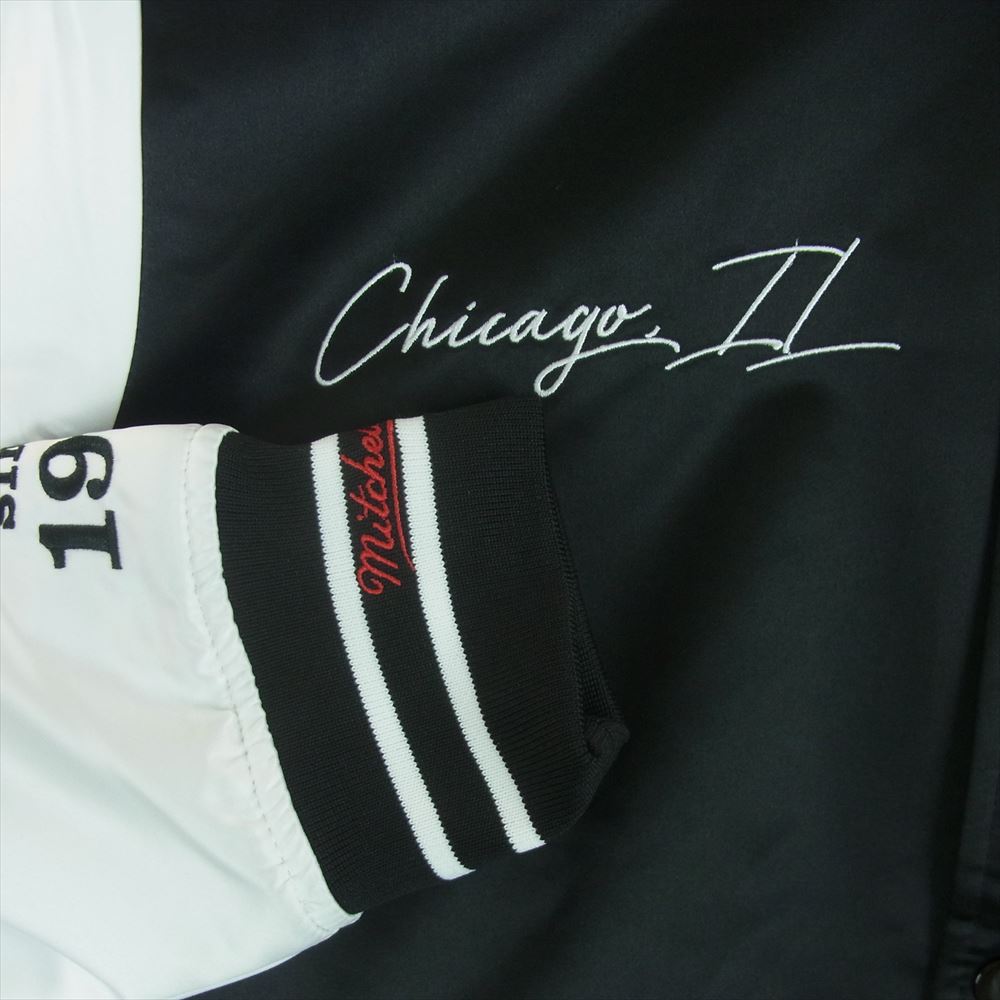 ミッチェル&ネス NBA SATIN BOMBER JACKET BULLS サテン ボンバー ジャケット シカゴ ブルズ ブラック系 ホワイト系 M【美品】【中古】