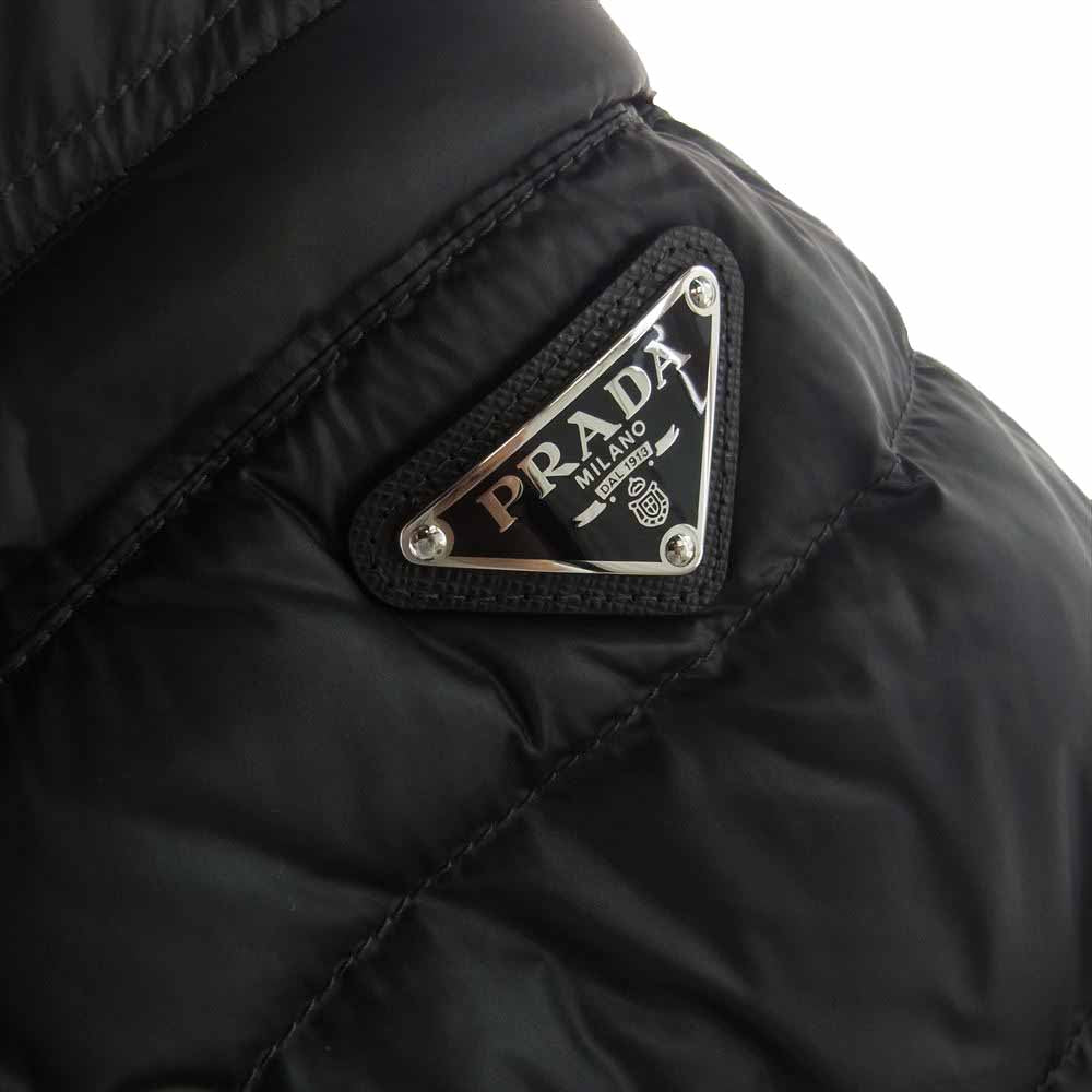 PRADA プラダ SGA506 スタンドカラー 三角プレート ダウン ジャケット ブラック系 52【中古】