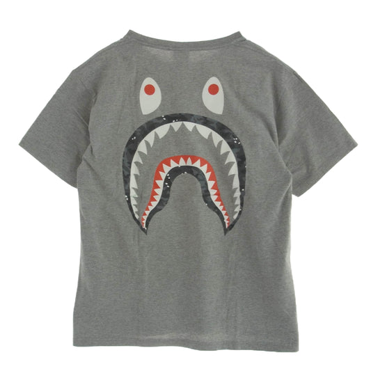 STUSSY ステューシー A BATHING APE アベイシングエイプ シャーク カモフラロゴ バックプリント クルーネック 半袖 Tシャツ グレー グレー系 M【中古】