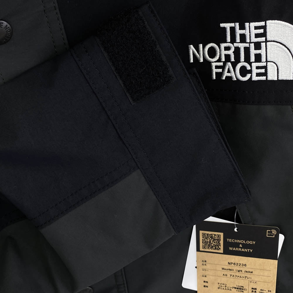 THE NORTH FACE ノースフェイス NP62236 Mountain Light Jacket マウンテン ライト ジャケット ダークグレー系 ブラック系 S【新古品】【未使用】【中古】