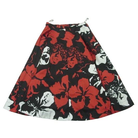 ヌメロヴェントゥーノ 20P-C123-5241 フラワー 総柄 フレア スカート イタリア製 ブラック系 レッド系 ホワイト系 38【中古】