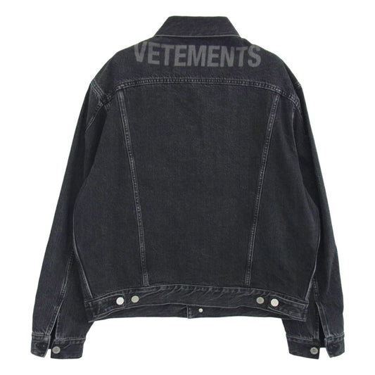 VETEMENTS ヴェトモン UE51JA250B バックロゴプリント オーバーサイズ デニムトラッカー ジャケット ブラック系 M【中古】