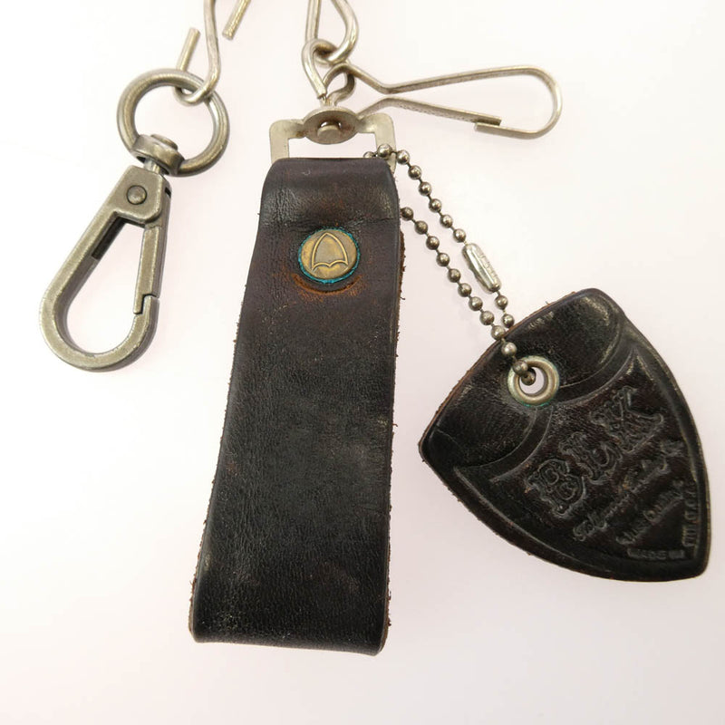 HTC エイチティーシー レザー ピラミッド スタッズ ウォレット