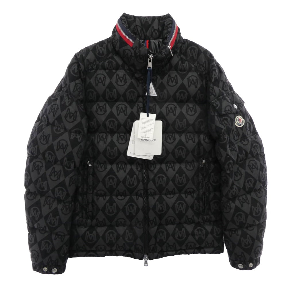 MONCLER モンクレール 23AW I20911A00023 BOURNE 総柄 ロゴワッペン ダウン ジャケット ブラック系 1【極上美品】【中古】