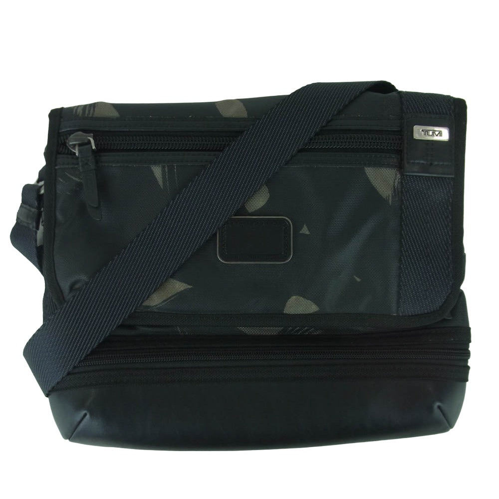 TUMI トゥミ 222371SCP2 ALPHA BRAVO Beale Crossbody アルファブラボー ナイロン ショルダー バッグ ブラック系 グレー系【中古】 TUMI トゥミ 222371SCP2 ALPHA BRAVO Beale Crossbody アルファ
