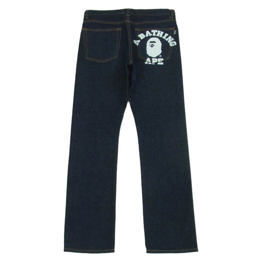 A BATHING APE アベイシングエイプ 001DPK301001M TYPE-05 COLLE GE DENIM PANTS バックポケット カレッジ ロゴ プリント インディゴ デニム パンツ インディゴブルー系 M【中古】
