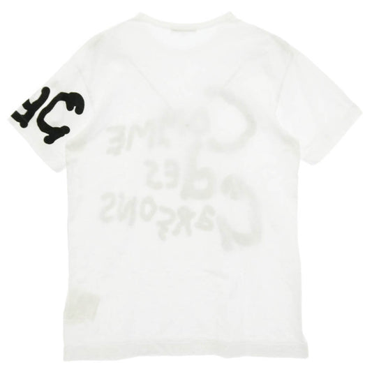 COMME des GARCONS コムデギャルソン 23SS OK-T103 青山店限定 Alisa Yoffe アリサ ヨッフェ 手書き風ロゴ グラフィックTシャツ ホワイト系 XL【中古】