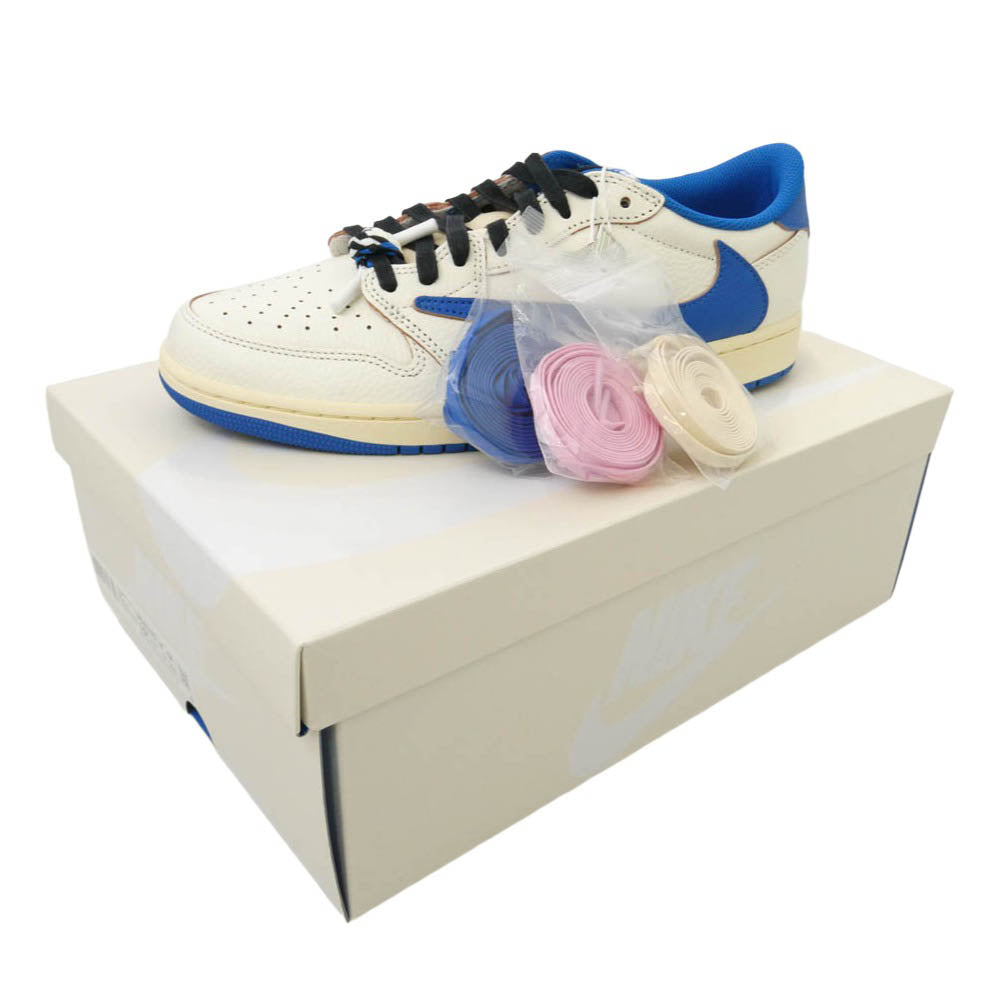 NIKE ナイキ FRAGMENT DESIGN フラグメントデザイン 25AW DM7866-104 × Travis Scott × fragment design Air Jordan 1 Low OG Sail Military Blue AJ1 【フェイクバスターズ鑑定済】トラヴィススコット フラグメントデザイン エアジョーダン セイル ミリタリーブルー スニーカー ホワイト系 ブルー系 28.5cm【新古品】【未使用】【中古】