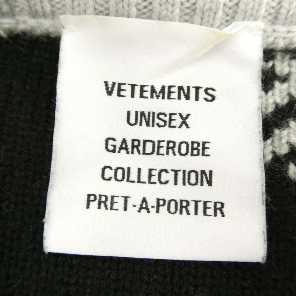 VETEMENTS ヴェトモン Allover Logo Jumper オール オーバー ロゴ ジャンパー クルーネック ニット セーター グレー系 XS【中古】