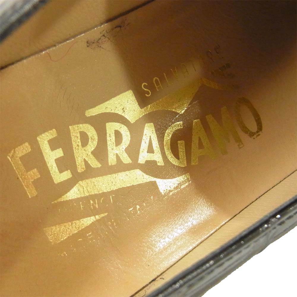 Salvatore Ferragamo サルヴァトーレフェラガモ 型押し パンプス DQ 54029 233 イタリア製 ブラック系 5.5D【中古】