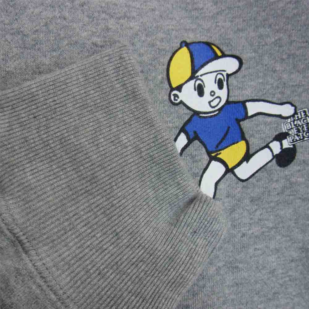 ブラックアイパッチ BEPSS21TP19 CHILDRENN AT PLAYHOODIE フーディー グレー系 M【新古品】【未使用】【中古】
