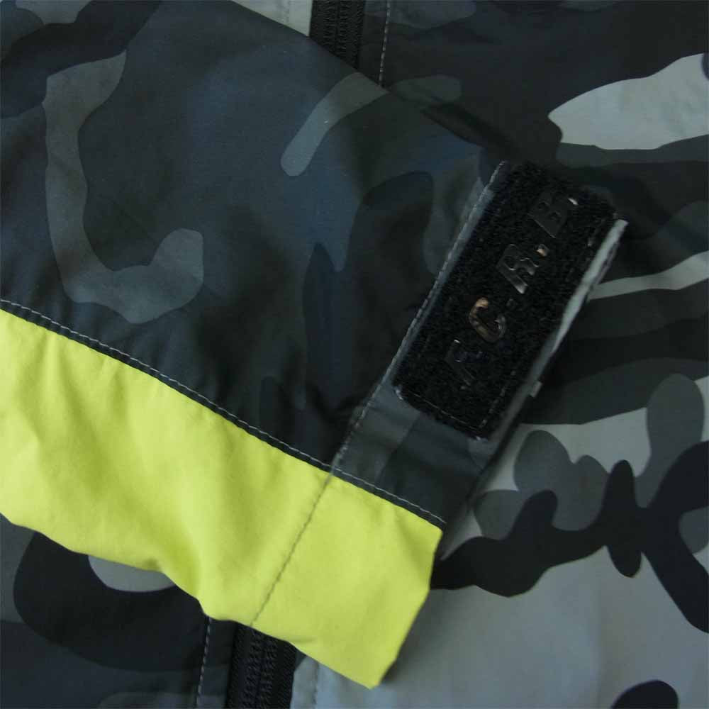 F.C.R.B. エフシーアールビー FCRB-170007 CAMOUFLAGE PRACTICE JAKET カモフラージュ プラクティス ジャケット グレーカモ×蛍光イエロー マルチカラー系 S【中古】