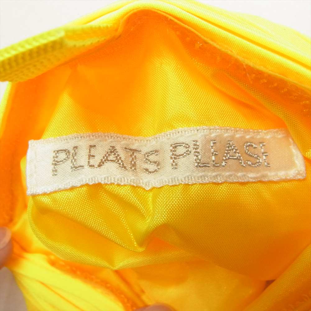 PLEATS PLEASE プリーツプリーズ イッセイミヤケ プリーツ加工 トライアングル ポーチ イエロー イエロー系【美品】【中古】