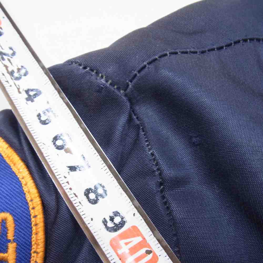 アメリカ空軍 襟ボア 裏キルティング イーグル WISCONSIN 刺繍 ナイロン フライト スーベニア ジャケット ネイビー系 M【中古】