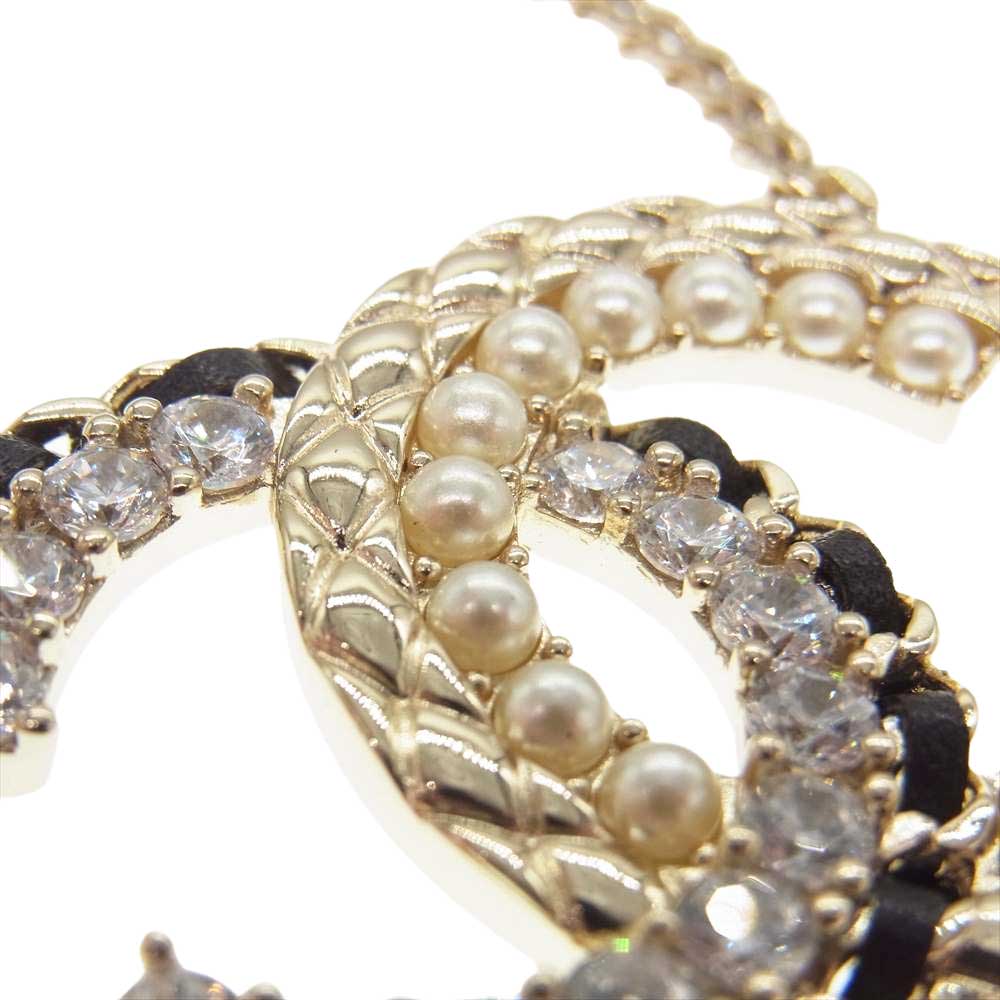 CHANEL シャネル B22B ココマーク マトラッセ レザー パール ラインストーン チョーカー ネックレス ゴールド系【中古】