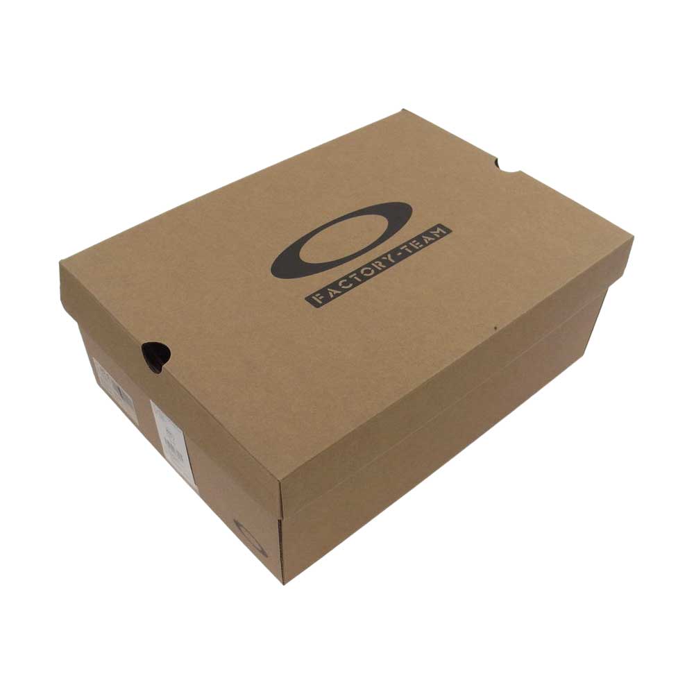 OAKLEY オークリー S02003072D322 FACTORY TEAM ファクトリー チーム × BRAIN DEAD ブレインデッド FLESH フレッシュ オフホワイト系 28.5【美品】【中古】