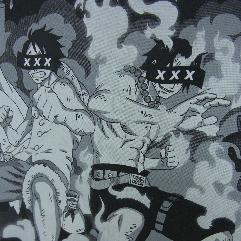 GOD SELECTION XXX ゴッドセレクション 21SS GX-S21-OPST-04 × ONE PIECE ワンピース エース&ルフィ 頂上決戦プリント 半袖 Tシャツ ブラック系 L【美品】【中古】