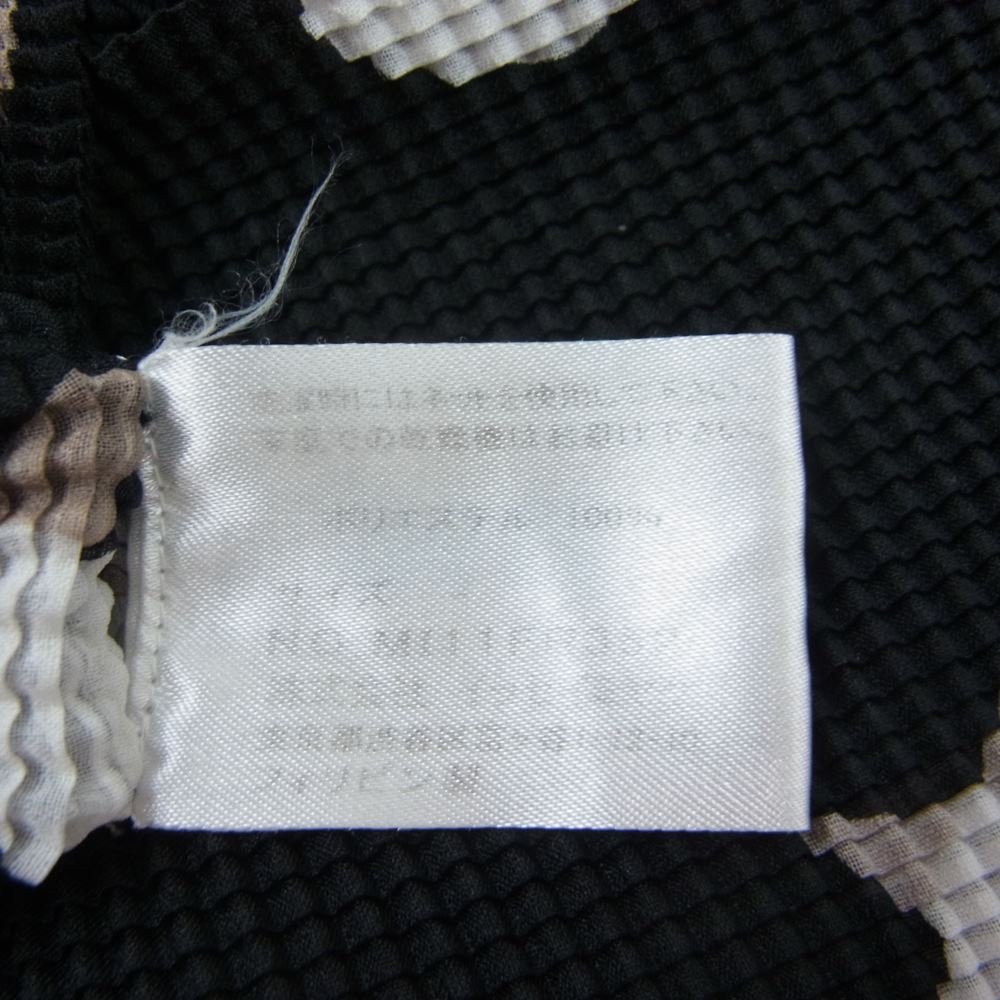 ISSEY MIYAKE イッセイミヤケ MI11ER352 me ミー ボックスプリーツ加工 ドット スター ノースリーブ カットソー ブラック系【中古】