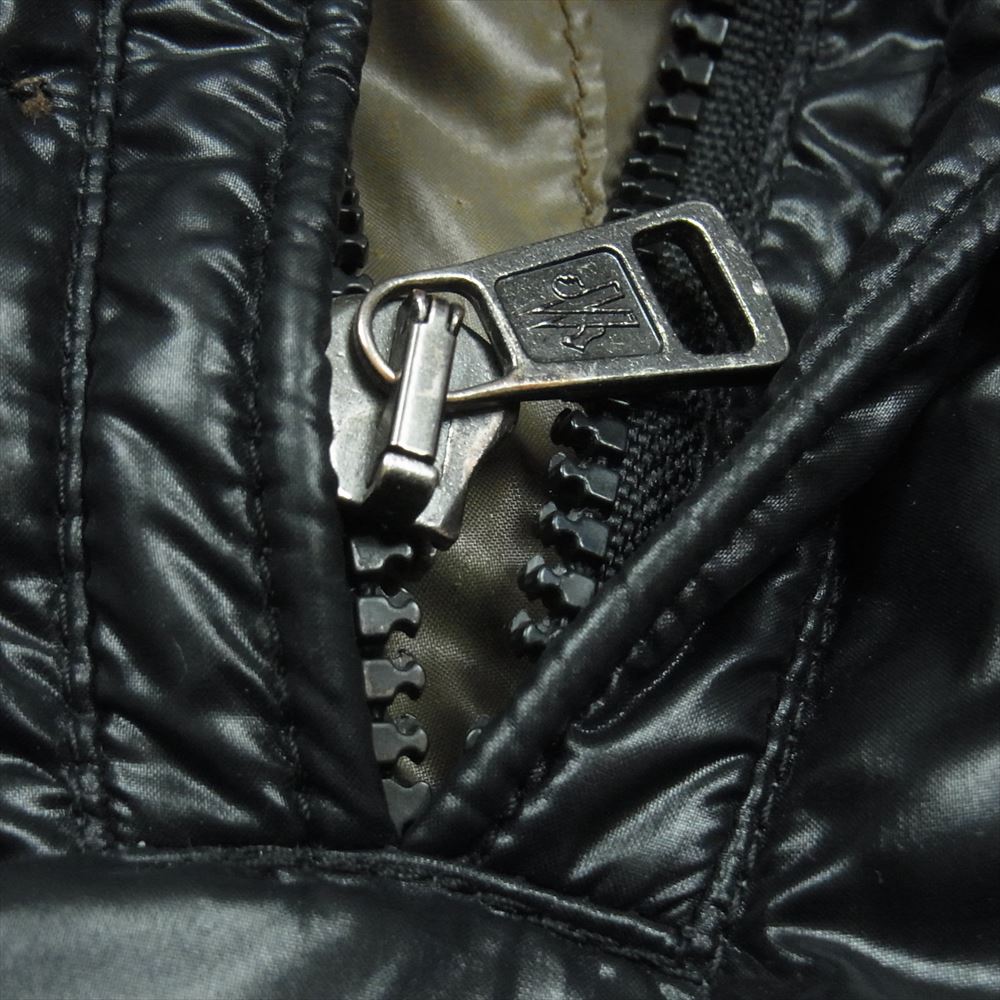 MONCLER モンクレール 国内正規品 スープリームスタグ ロゴワッペン ダウン ジャケット ブルガリア製 ブラック系【中古】