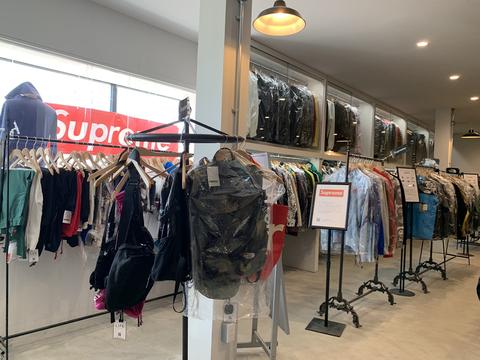 最新入荷アイテムのご案内🌞【SUPREME】　画像