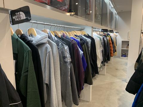 オールブラック！ノースフェイスの新入荷商品のご紹介😊　画像