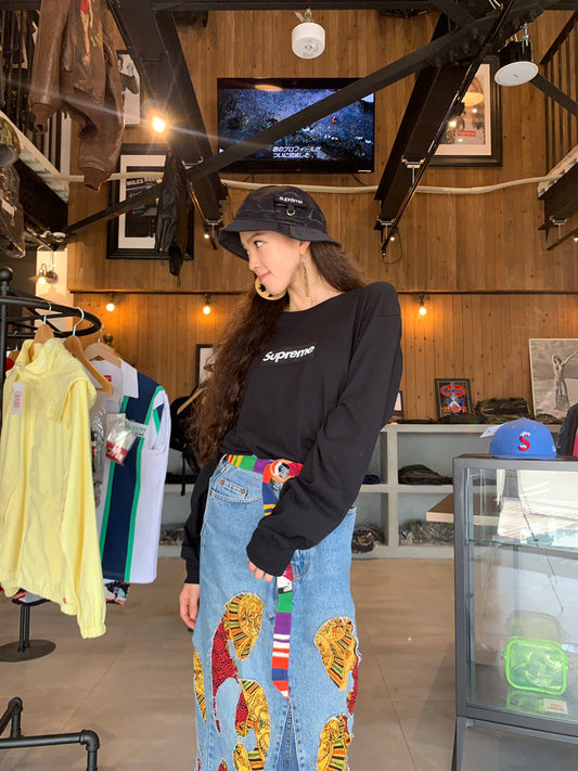 【SUPREME】人気の高い定番デザインのロンTが入荷しました⭐　画像