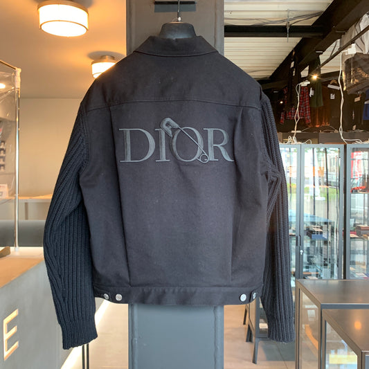 ディオールのコラボアイテムを取り入れたコーディネートをご紹介😎　画像