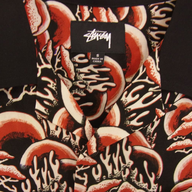 STUSSY ステューシー CORAL PATTERN SHIRT オープンカラー レーヨン 半袖 シャツ レッド S ブラック系 S【中古】