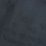 MAISON MARGIELA メゾンマルジェラ 23SS S50GC0684 S22816  カレンダー グラフィック ロゴ Tシャツ 半袖 ブラック系 XXXL【美品】【中古】