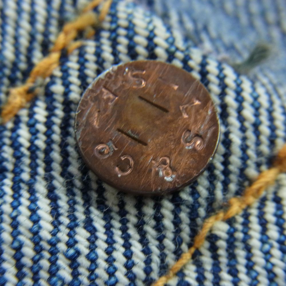 Levi's リーバイス ヴィンテージ オリジナル 501XX ループずれ 両面均等V ボタン裏刻印ツメ デニム パンツ【中古】