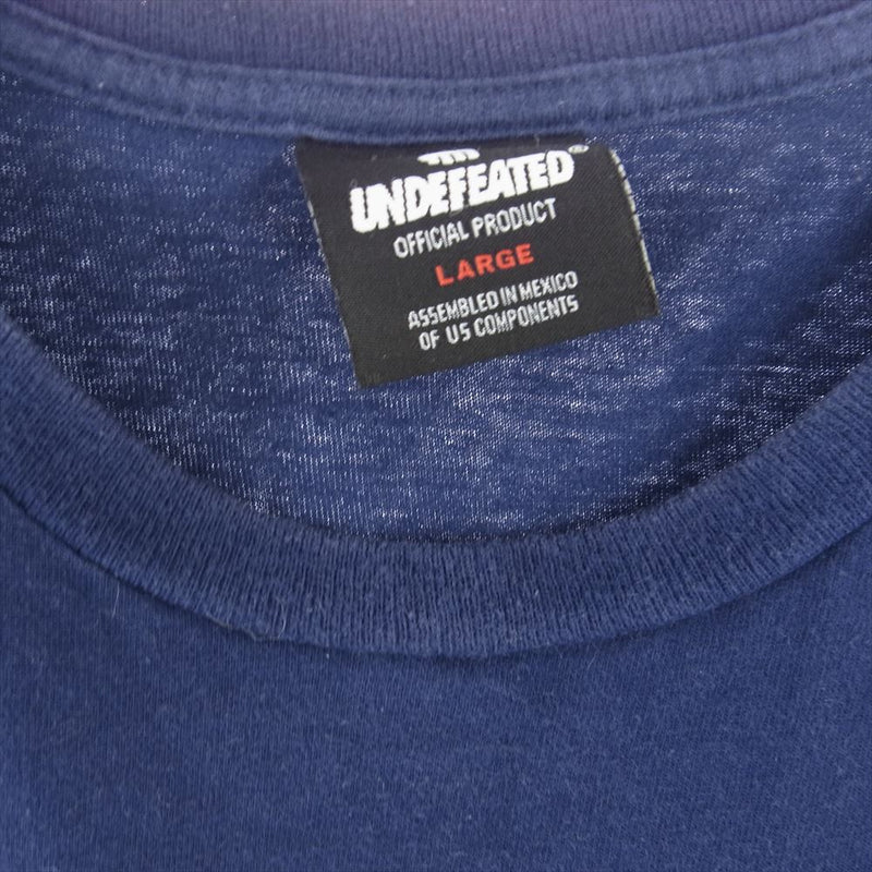 UNDEFEATED アンディフィーテッド ロゴプリント クルーネック 半袖 Tシャツ ネイビー ネイビー系 L【中古】