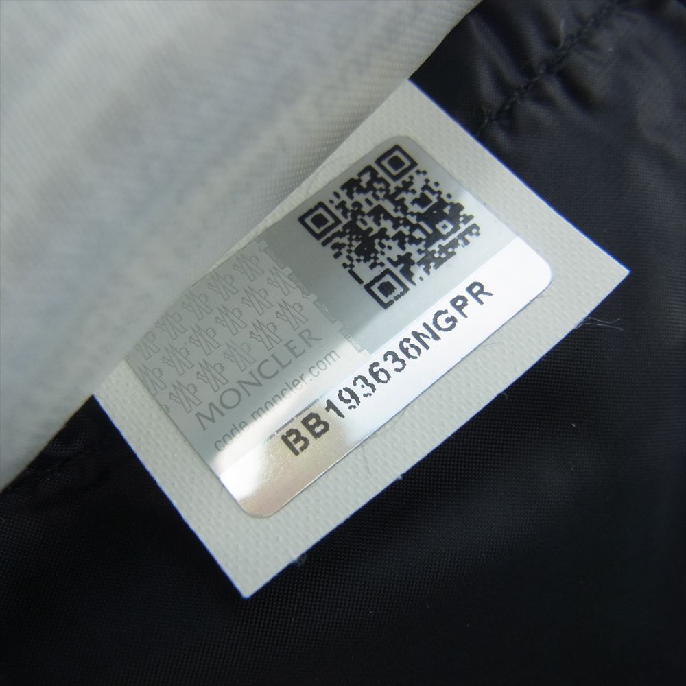 MONCLER モンクレール 国内正規品 320934933905 HERMINE GIUBBOTTO エルミンヌ ロゴワッペン ダウンコート ジャケット ブラック系  00 【中古】