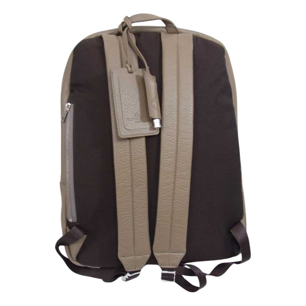 1piu1uguale3 ウノピュウノウグァーレトレ PELLE MORBIDA ペッレモルビダ 別注 DAY PACK シュリンクレザー デイパック リュックサック カーキ系【中古】