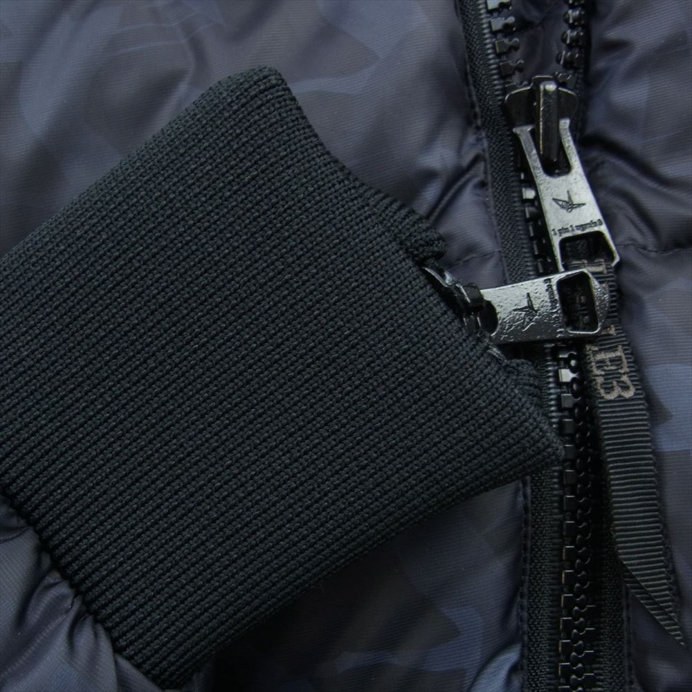 1piu1uguale3 ウノピュウノウグァーレトレ 19AW RONE048 DW02 × R[ONE] Ronaldinho Gacho ロナウジーニョ スワンカモ カモフラ テープラインロゴ刺繍 ダウンジャケット ブラック系 ネイビー系 3【中古】