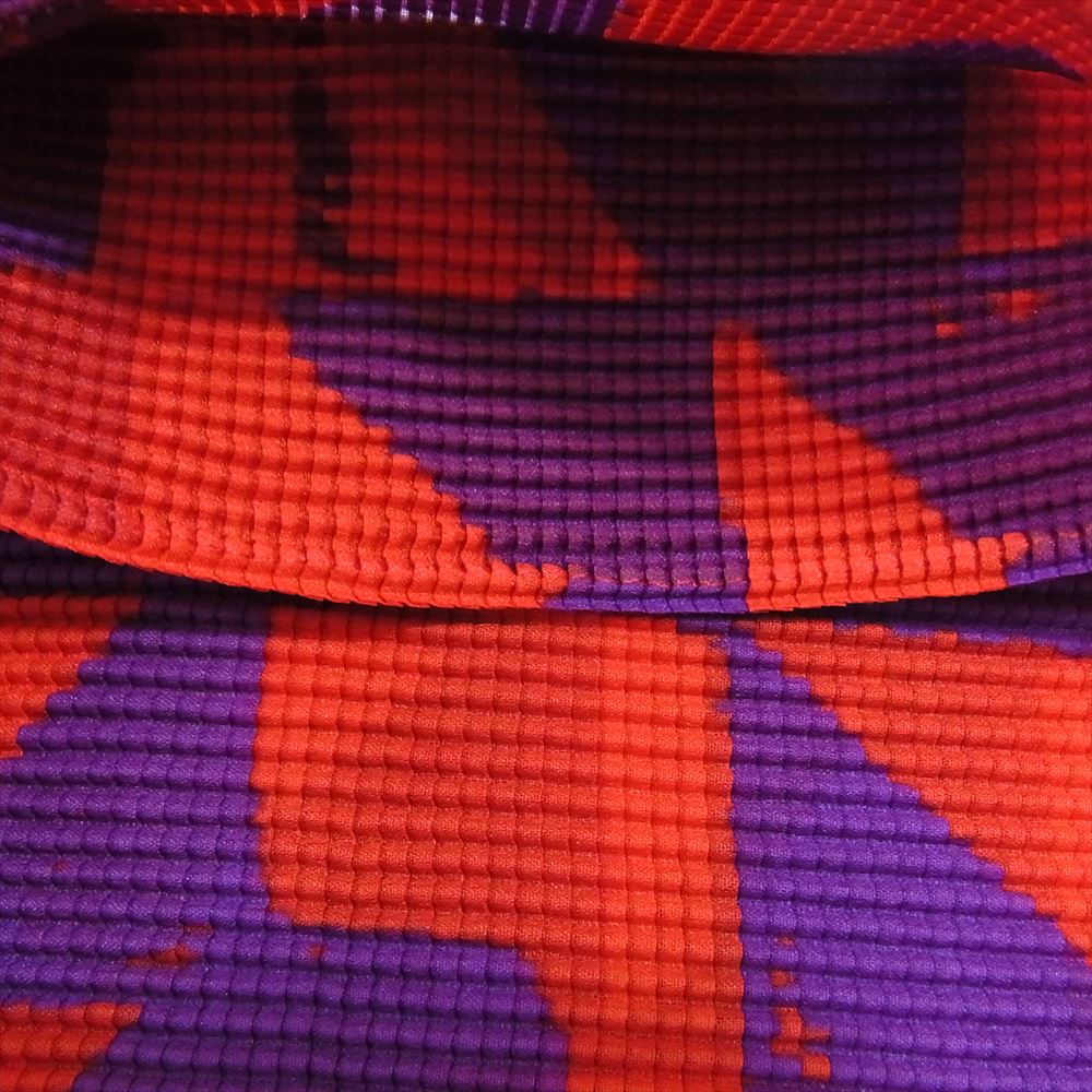 ISSEY MIYAKE イッセイミヤケ me ミー MI73FK225 ボックスプリーツ ランダムパターン ボトルネック カットソー レッド系 サイズ表記無【新古品】【未使用】【中古】