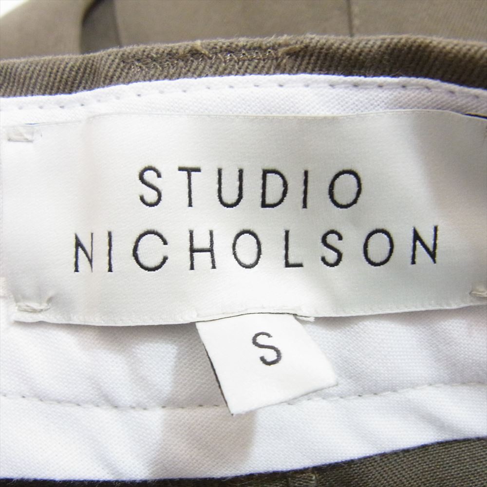 スタジオニコルソン SNM-351 SORTE PEACHED COTTON TWILL VOLUME PLEAT PANTS 1タック ワイド ボリューム プリーツ パンツ アーミーグリーン カーキ系 S【中古】