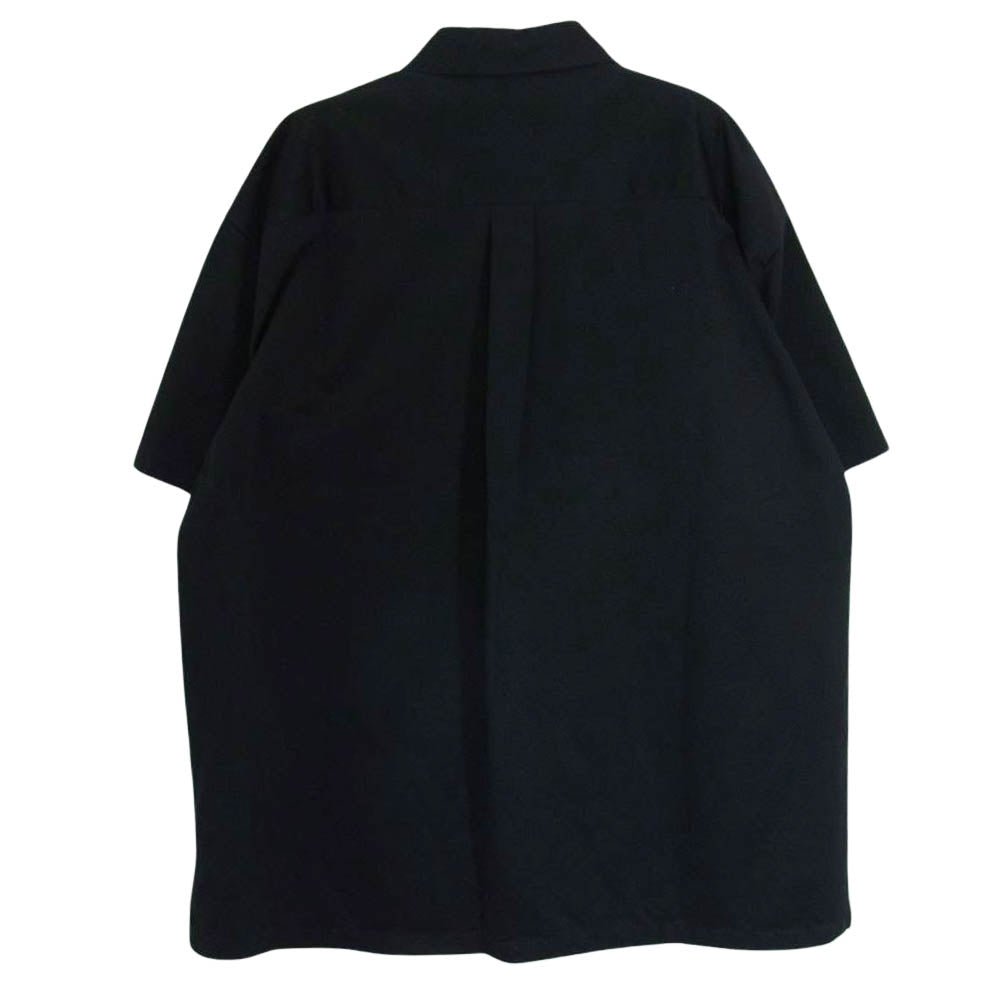 1piu1uguale3 ウノピュウノウグァーレトレ 23SS MRS159 PCT029 S/S BIG SHIRTS SOLOTEX ロゴ刺繍 オーバーサイズ ドロップショルダー ソロテックス生地 半袖 シャツ ブラック系 Ⅲ【美品】【中古】