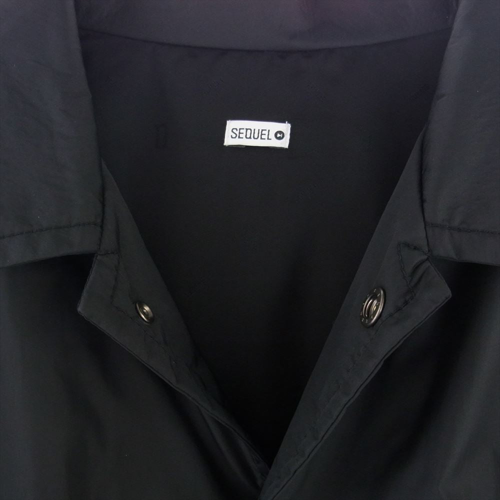 シークエル 22AW  SQ-22AW-JK-08 COACH JACKET バックプリント 中綿 コーチ ジャケット  ブラック系 L【中古】