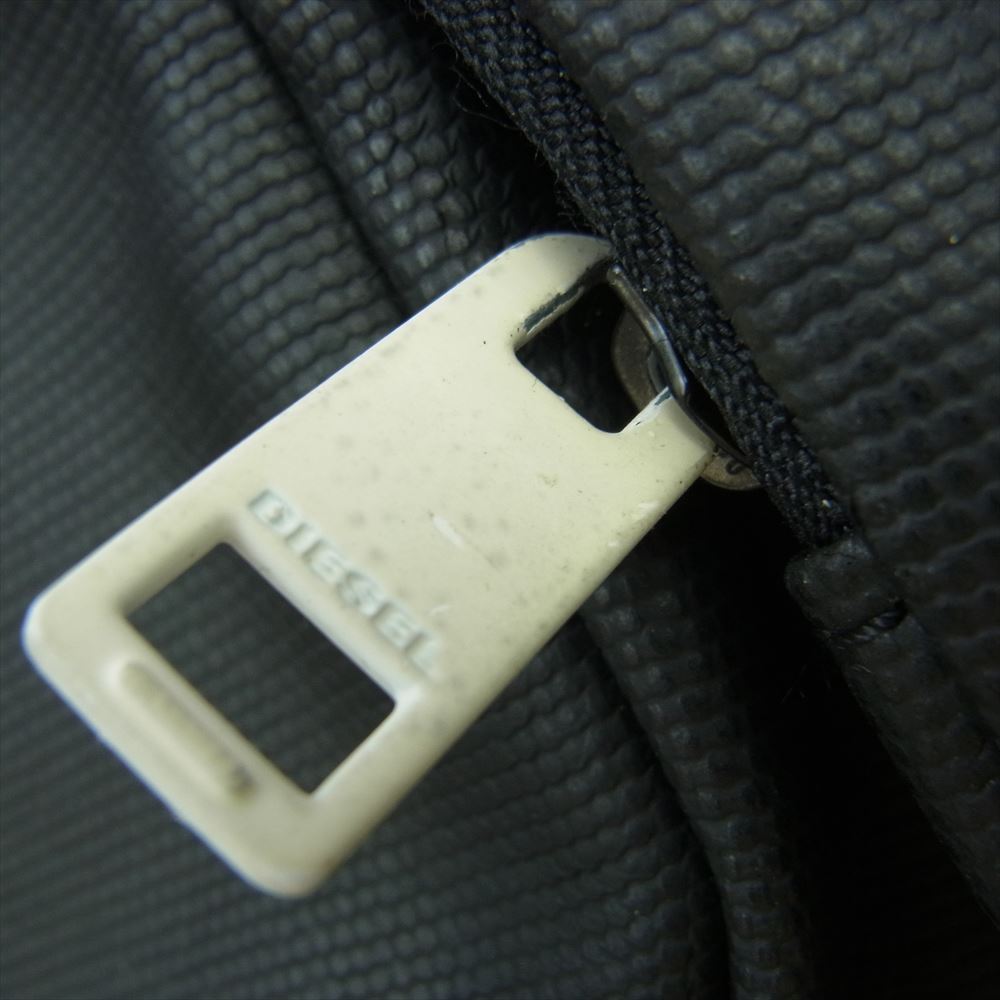 DIESEL ディーゼル X03783PS888 購入証明書付き ボディバッグ メッセンジャーバッグ ブラック系【中古】