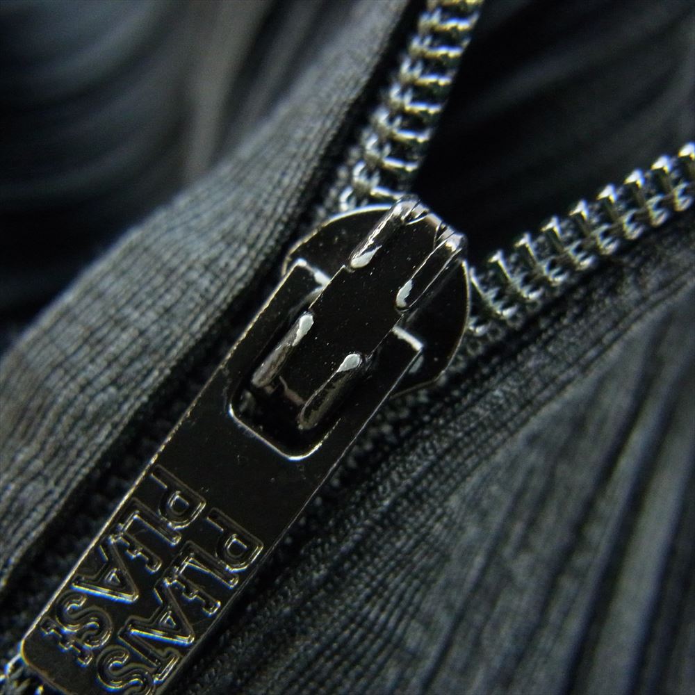 PLEATS PLEASE プリーツプリーズ イッセイミヤケ PP43-JC411 プリーツ加工 フルジップ ジップアップ パーカー ブラック ブラック系【中古】