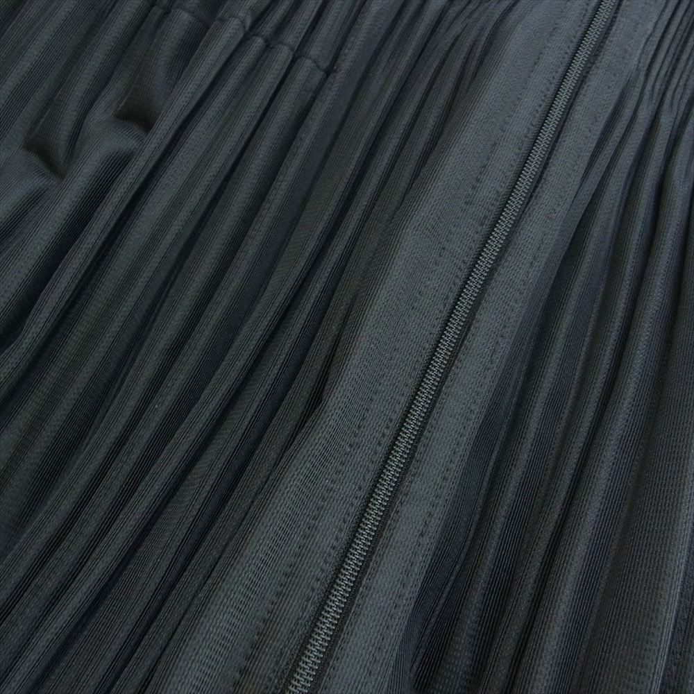 PLEATS PLEASE プリーツプリーズ イッセイミヤケ PP43-JC411 プリーツ加工 フルジップ ジップアップ パーカー ブラック ブラック系【中古】