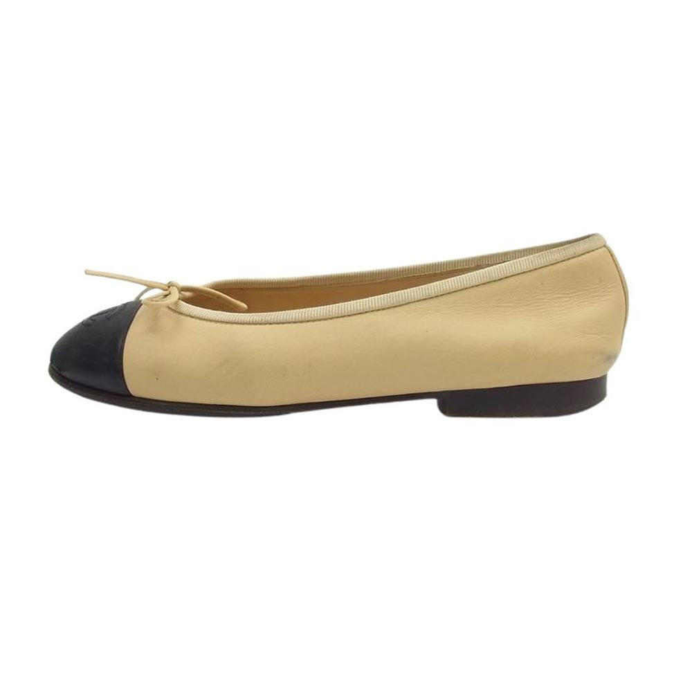 CHANEL シャネル A A02819 イタリア製 ココマーク リボン レザー フラット バレエ シューズ パンプス  ベージュ系 35C【中古】