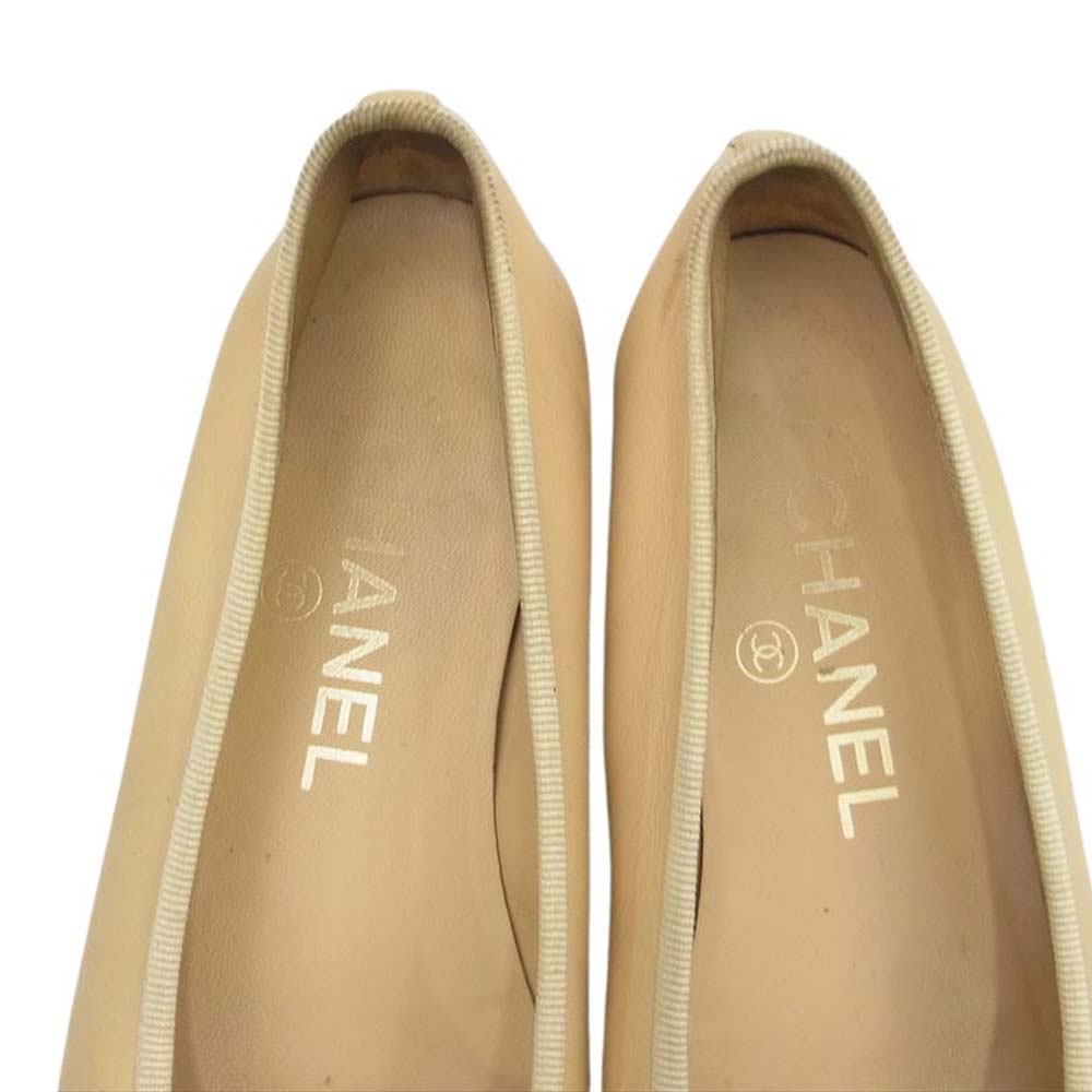 CHANEL シャネル A A02819 イタリア製 ココマーク リボン レザー フラット バレエ シューズ パンプス  ベージュ系 35C【中古】