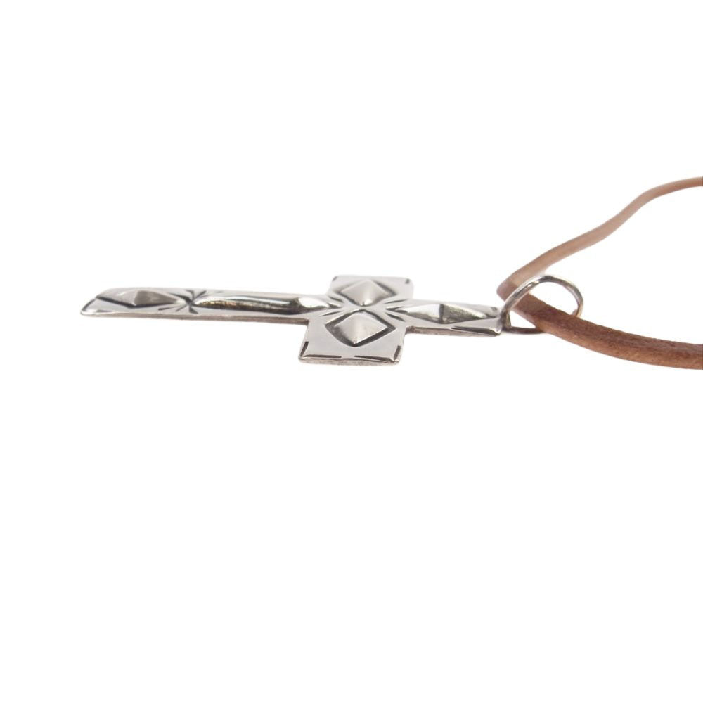 ナバホ族 Orville White オーヴィル ホワイト ナバホ族 クロストップ ネックレス シルバー系【中古】