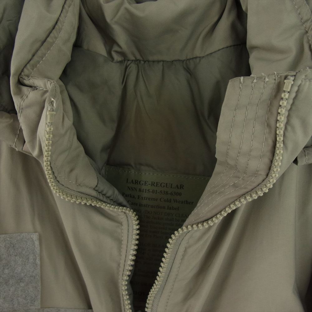 ユーエスアーミー 8415-01-538-6300 USA製 ECWCS GEN3 LEVEL7 JACKET COLD WEATHER PARKA STERLINGWEAR OF BOSTON製 エクワックス レベル7 コールド ウェザー パーカ ジャケット ベージュグレー系 LARGEーREGULAR【中古】