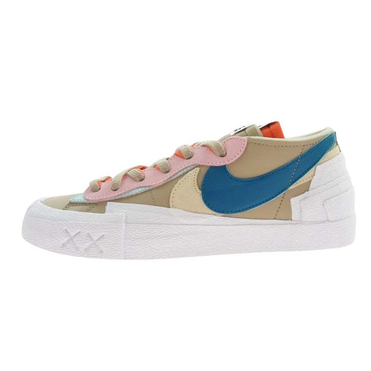 NIKE ナイキ DM7901-200 × sacai × KAWS Blazer Low Reed サカイ カウズ ブレーザー ロー リード スニーカー ベージュ系 26.5cm【新古品】【未使用】【中古】