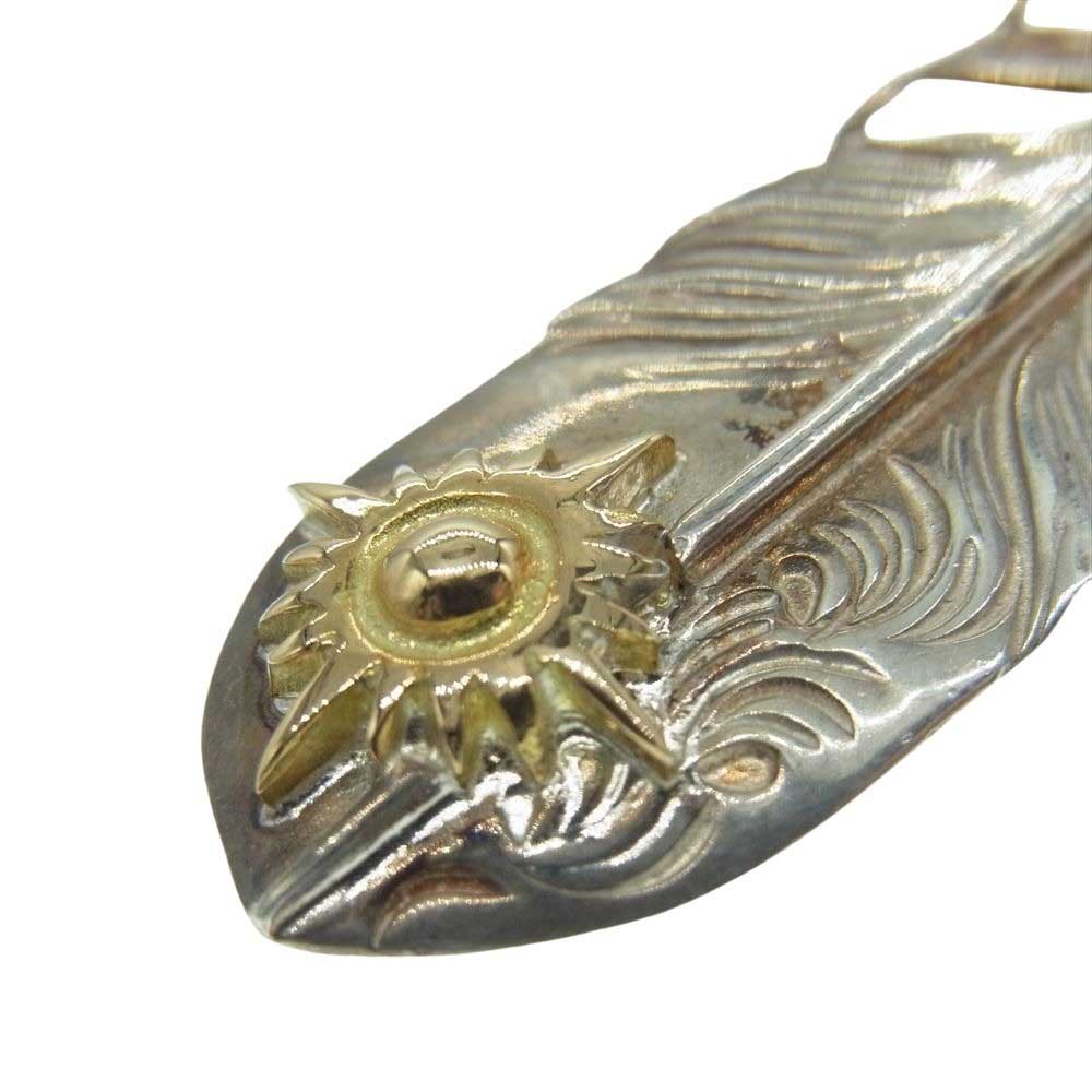 ARIZONA FREEDOM アリゾナフリーダム K18 太陽神メタル付き 唐草 フェザー ペンダント トップ シルバー系 ゴールド系【中古】