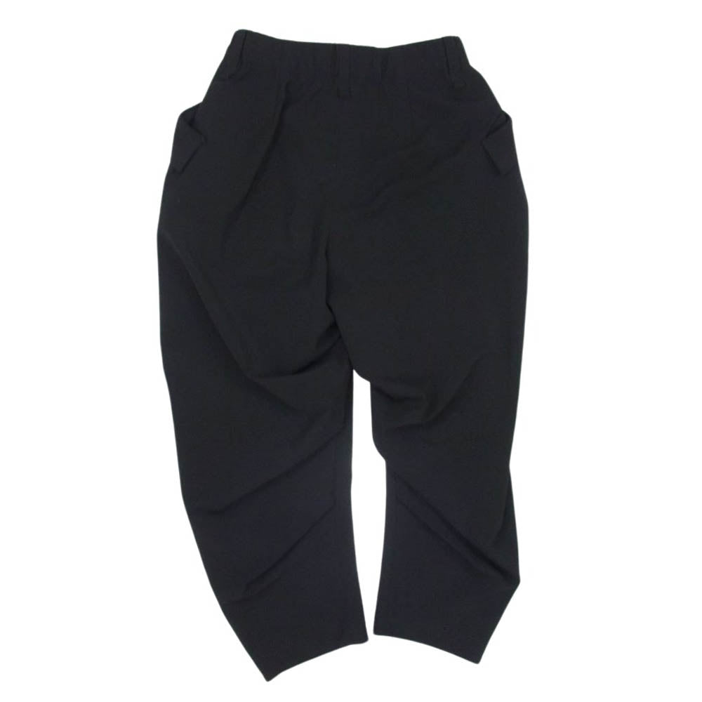 ISSEY MIYAKE イッセイミヤケ IM23FF016 ROUND PANTS ラウンドパンツ ハイウエスト パンツ  ブラック系 2【中古】