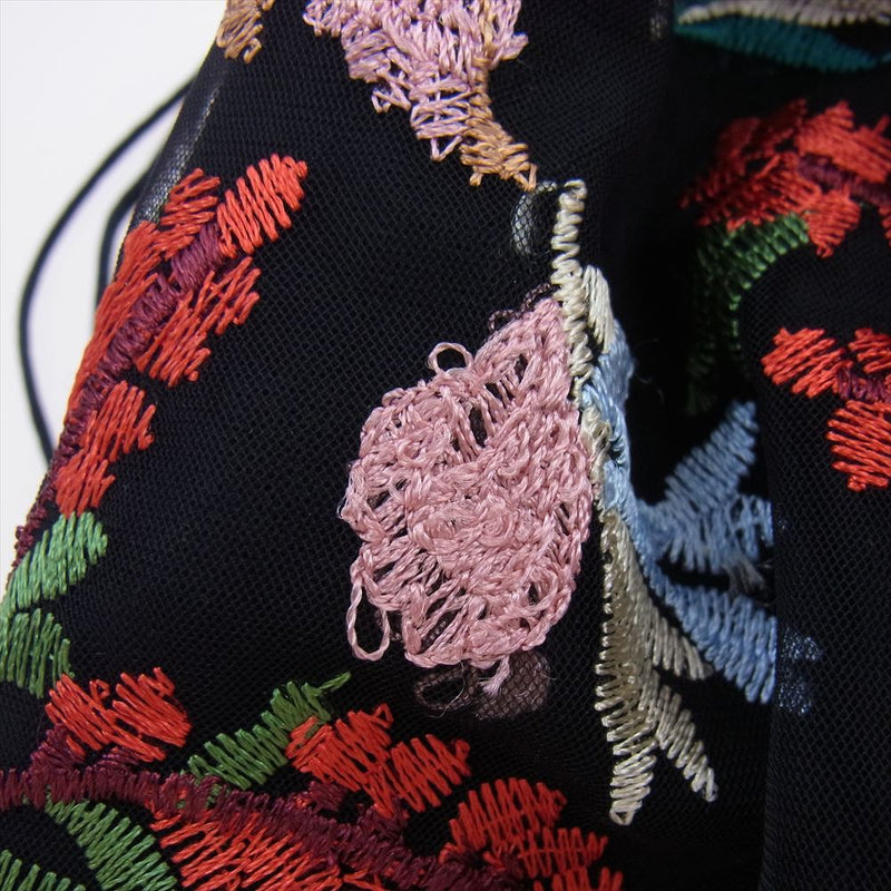 ツル バイ マリコオイカワ  巾着 バッグ 刺繍 花柄 植物柄 ブラック系【極上美品】【中古】
